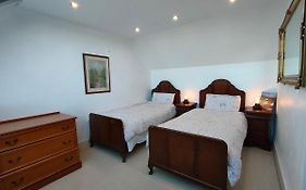 Stunning 2-Bed Listed Apartment In Taunton'S Historic Centre